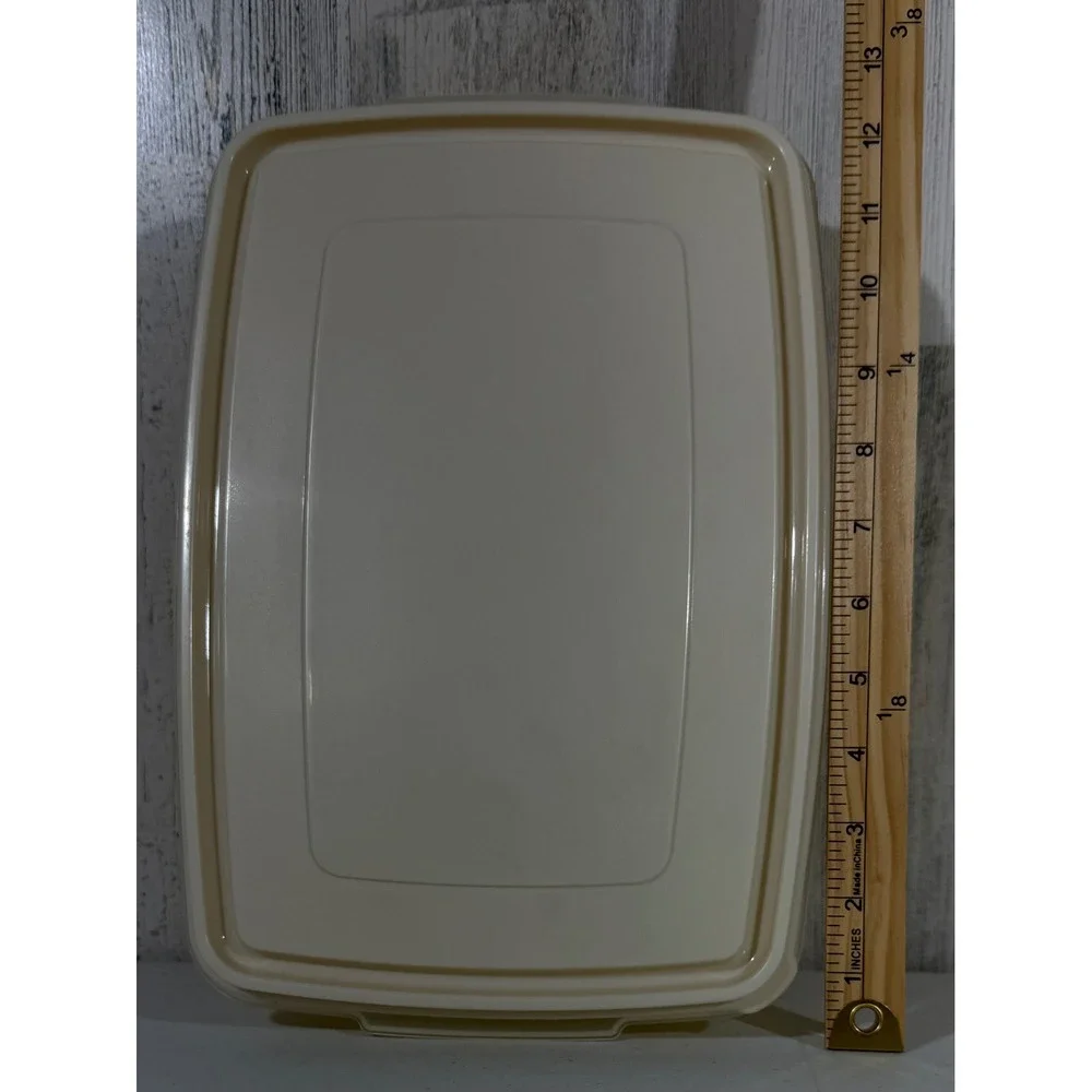 Rubbermaid Servin Saver 17 Cup Almond Vintage Food Storage Containers Set Of 2